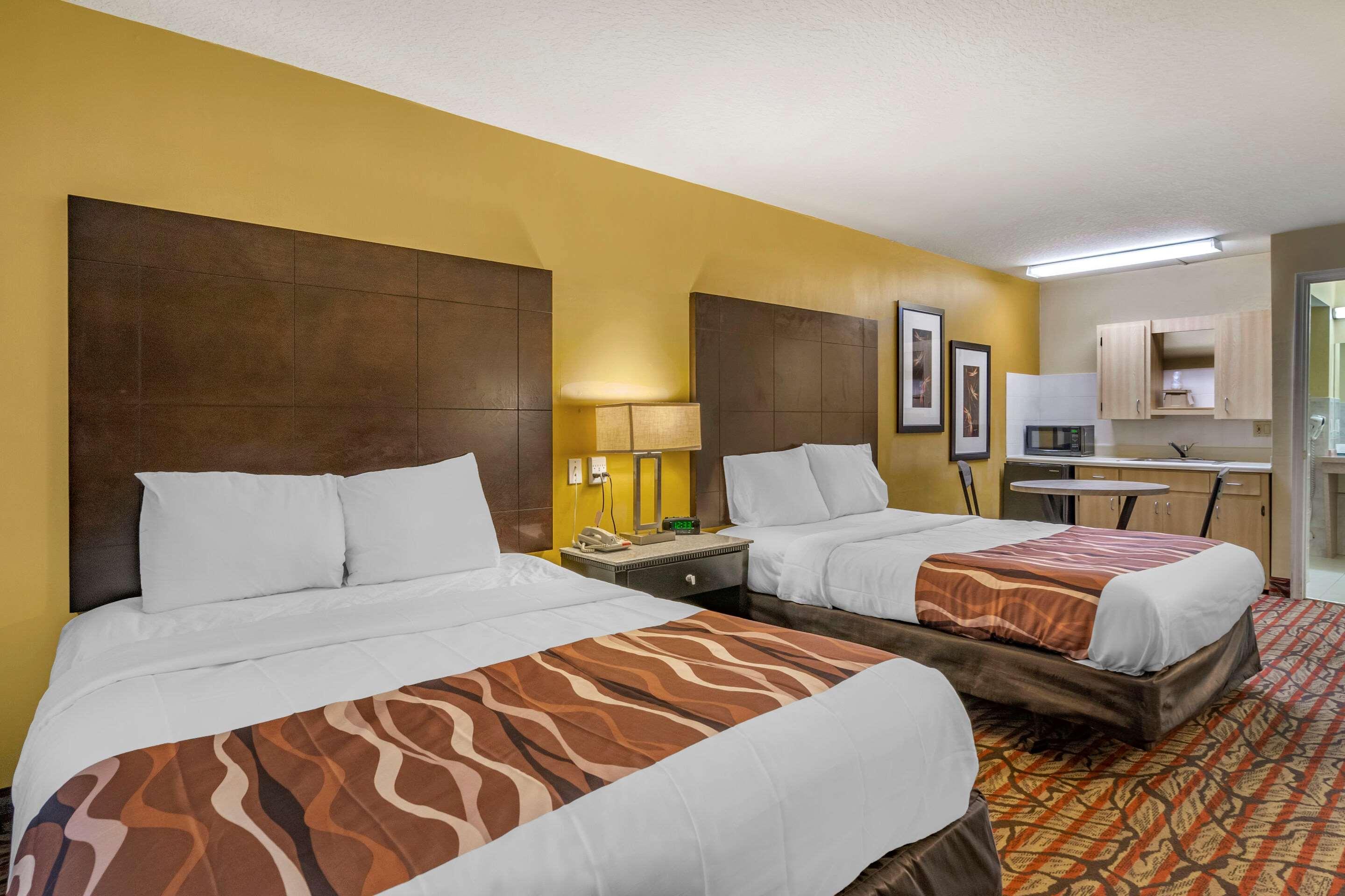 Rodeway Inn Central Clearwater Beach Exteriör bild