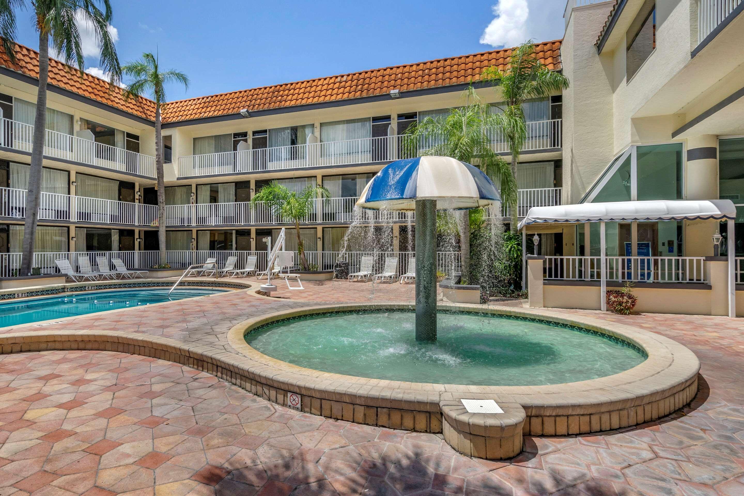 Rodeway Inn Central Clearwater Beach Exteriör bild