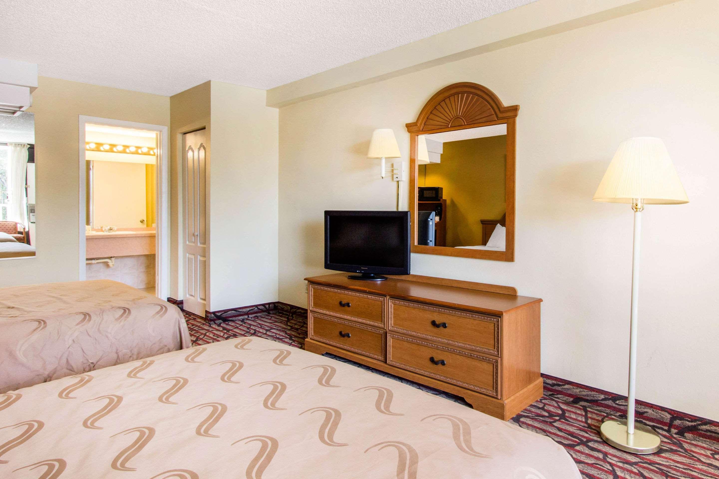 Rodeway Inn Central Clearwater Beach Exteriör bild