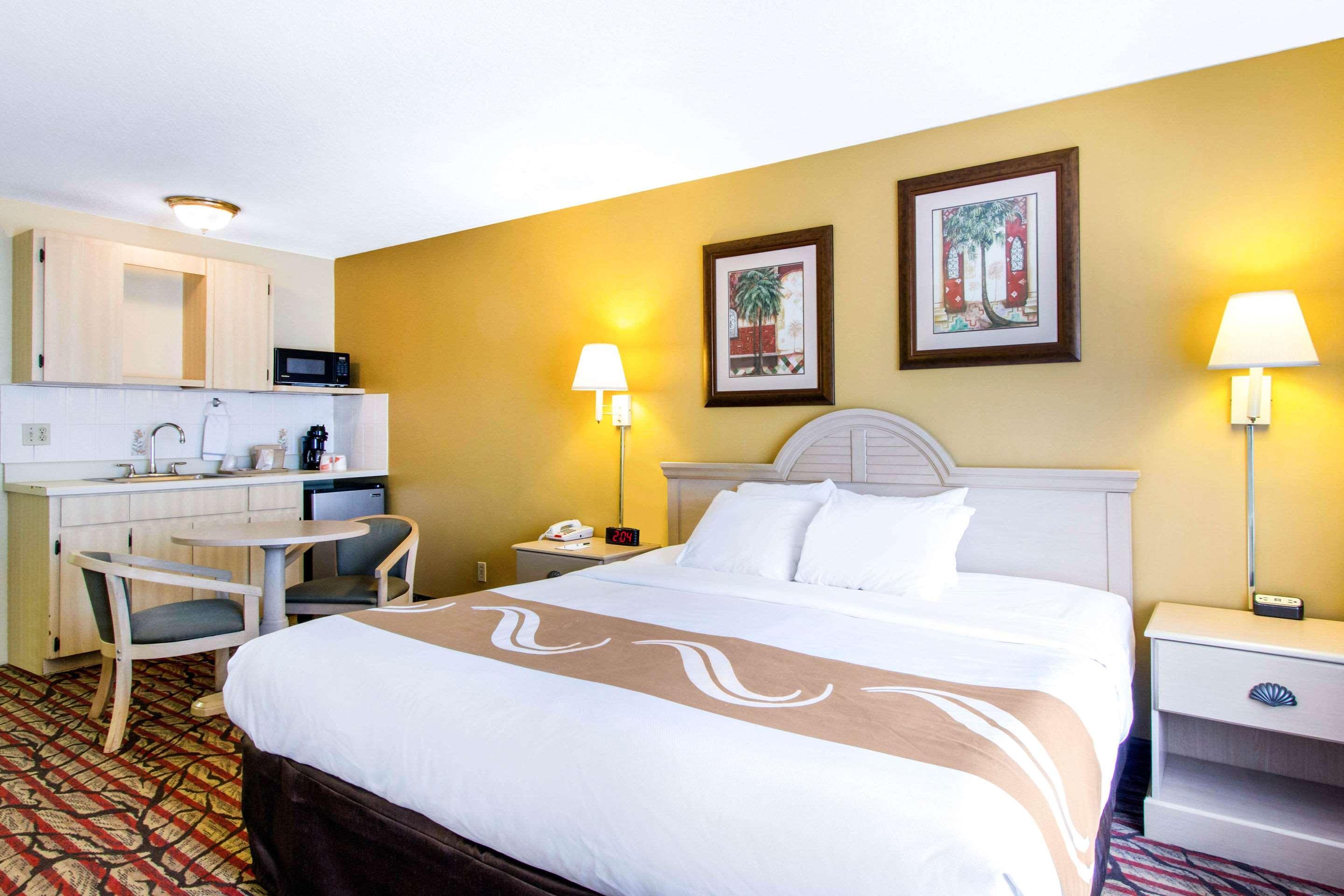 Rodeway Inn Central Clearwater Beach Exteriör bild