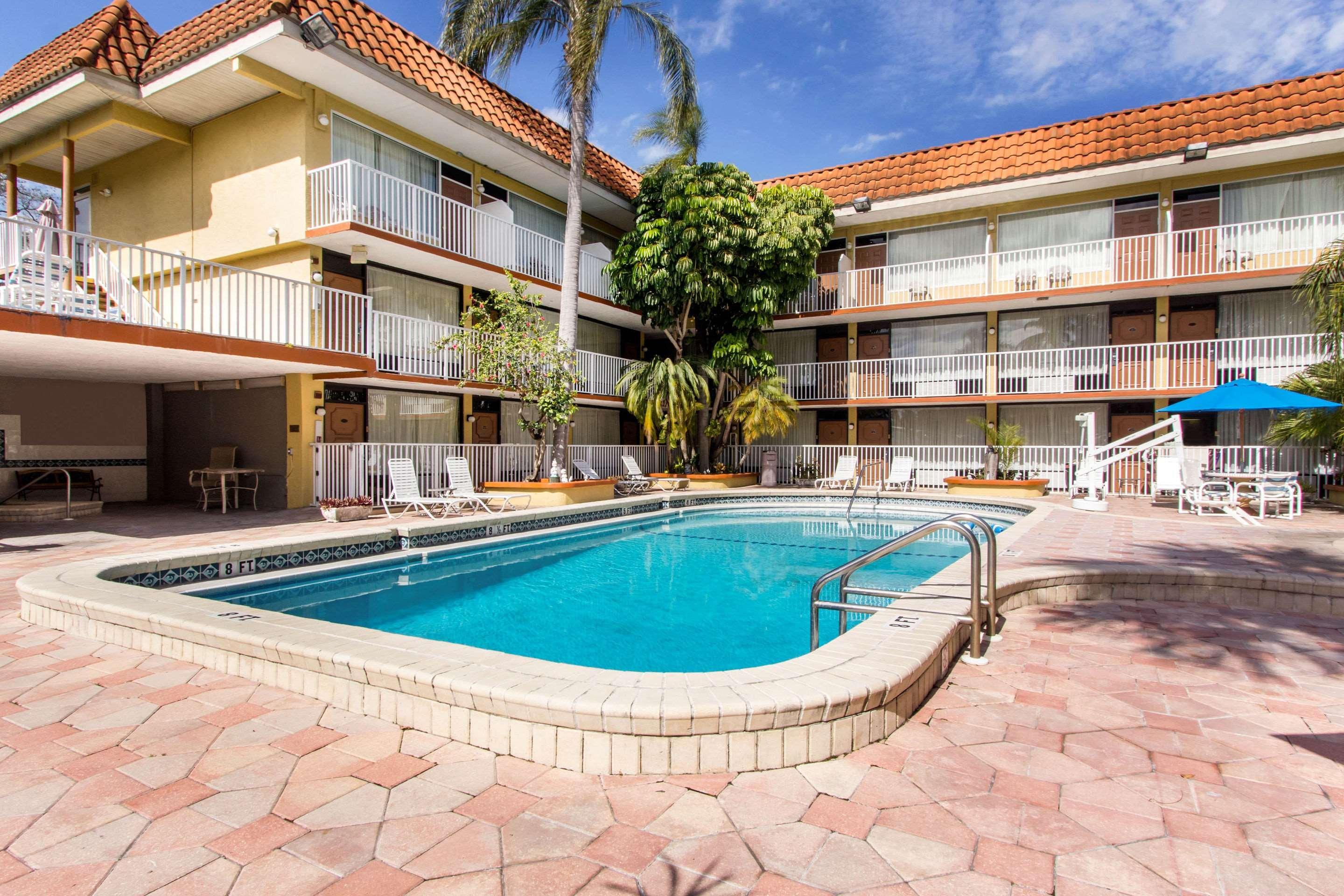 Rodeway Inn Central Clearwater Beach Exteriör bild